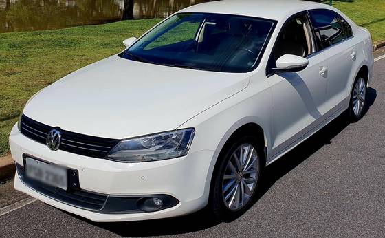 VOLKSWAGEN JETTA 2.0 TSI HIGHLINE 200CV GASOLINA 4P TIPTRONIC VOLKSWAGEN JETTA 2.0 TSI HIGHLINE 200CV GASOLINA 4P TIPTRONIC